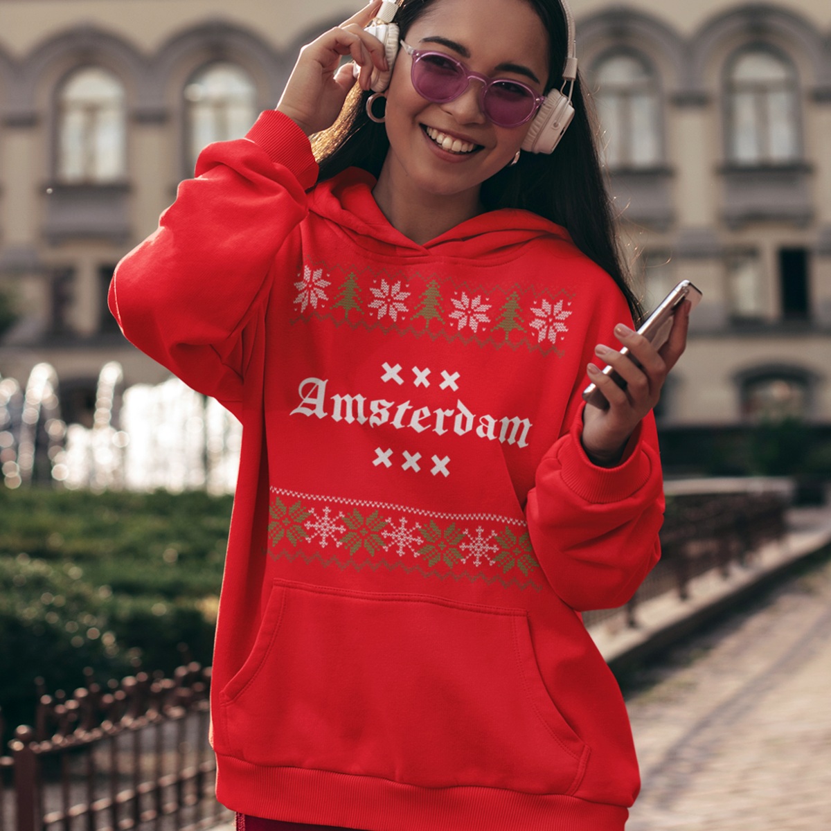 Ongemak geluid Berg kleding op Amsterdam Kerst Hoodie Logo Snowy Trees - Foute Kerstsweaters