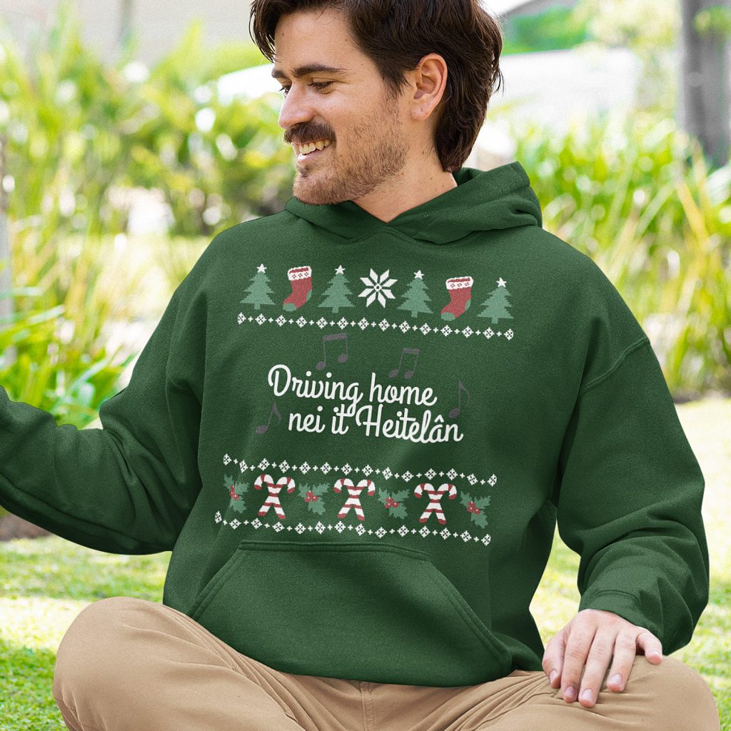 Friese Kerst Hoodie Groen Driving Home Nei It Heitelan